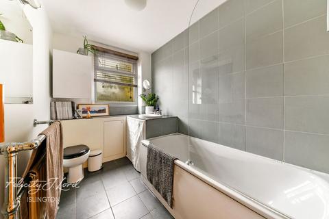 6 Faraday Close, London, N7 8BH