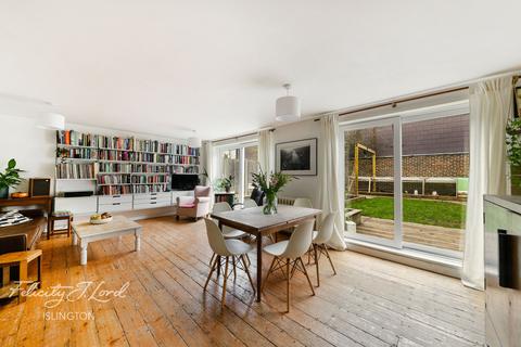6 Faraday Close, London, N7 8BH
