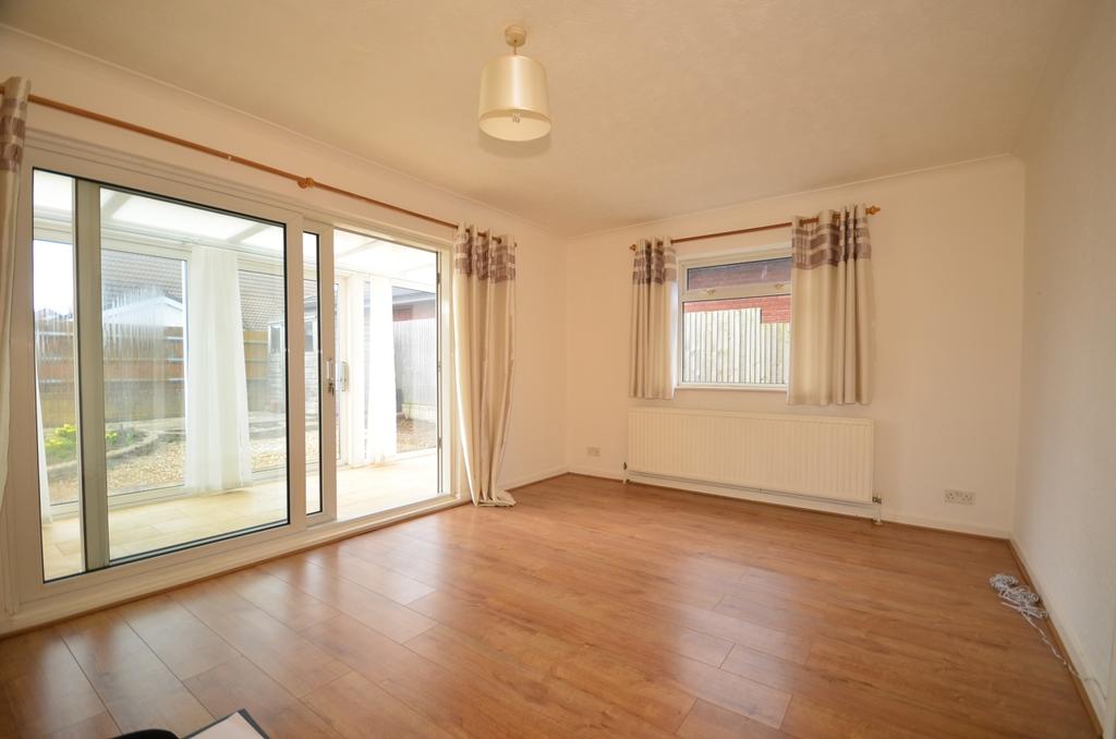 Capel Avenue Peacehaven BN10 1 bed flat £875 pcm (£202 pw)