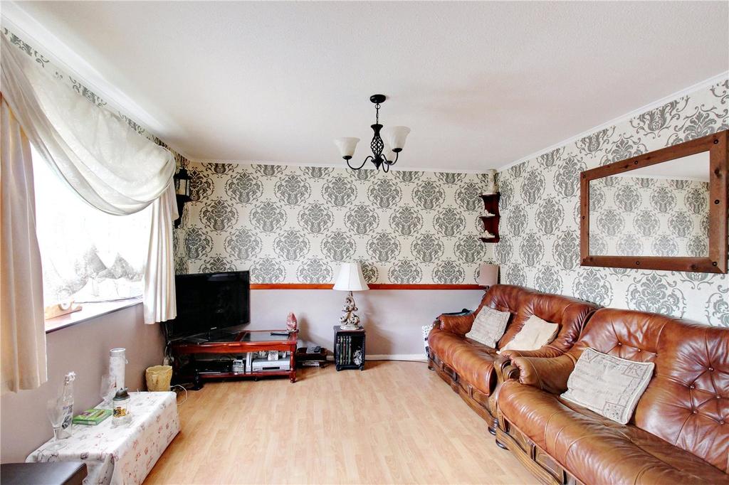 Cottinghams Drive, Hellesdon, Norwich, NR6 3 bed terraced house £200,000