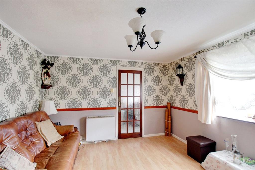 Cottinghams Drive, Hellesdon, Norwich, NR6 3 bed terraced house £200,000