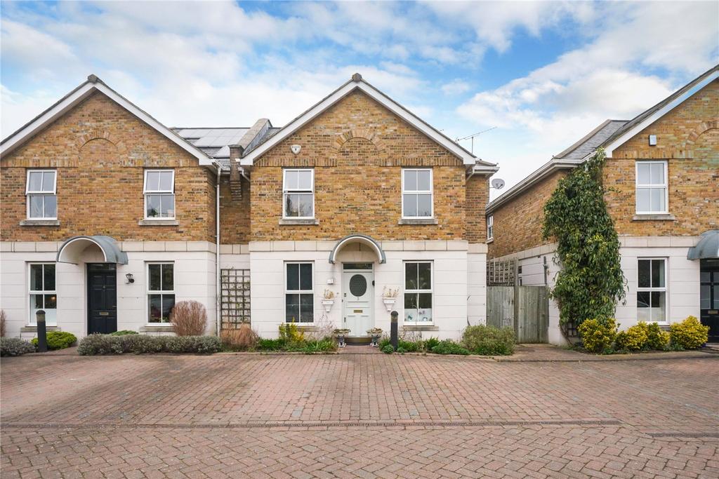 Soane Close, London, W5 4 bed semidetached house £1,395,000