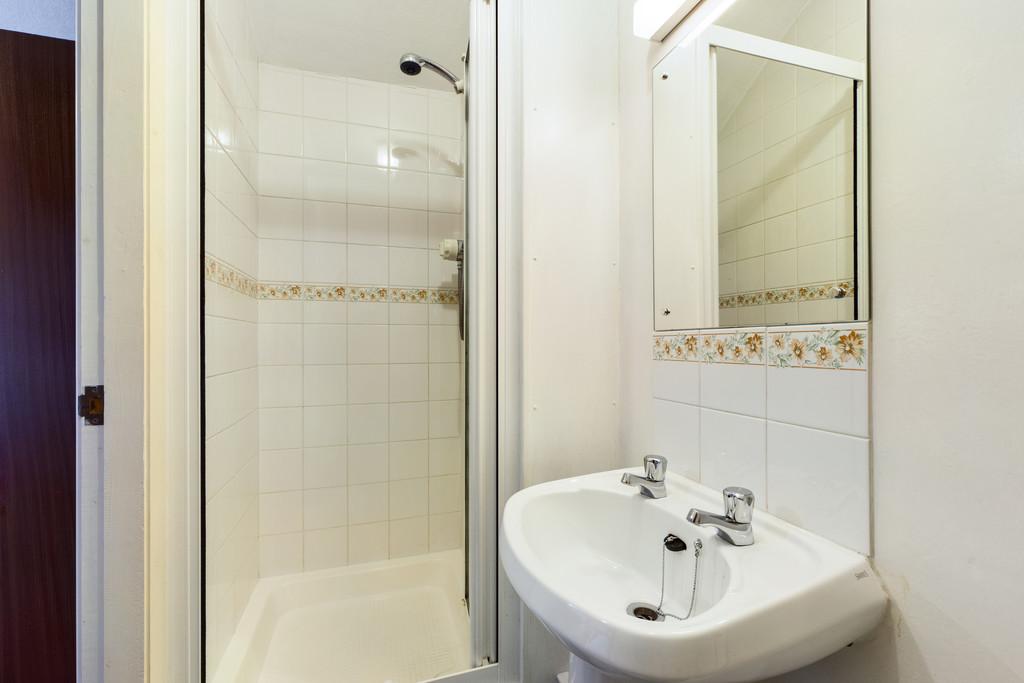 Bedroom 7 en-suite