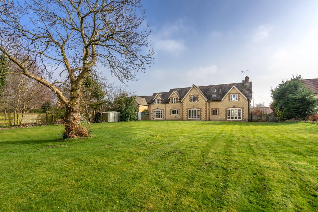 Parkers Lane, Kington Langley 5 bed detached house £1,100,000