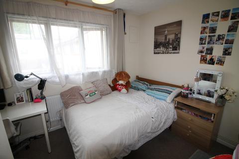 15 Rawsthorne Close, London, E16 2JR