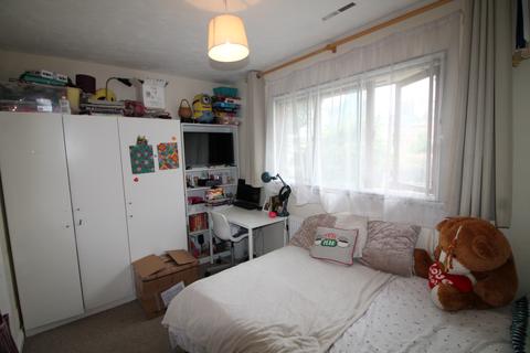 15 Rawsthorne Close, London, E16 2JR