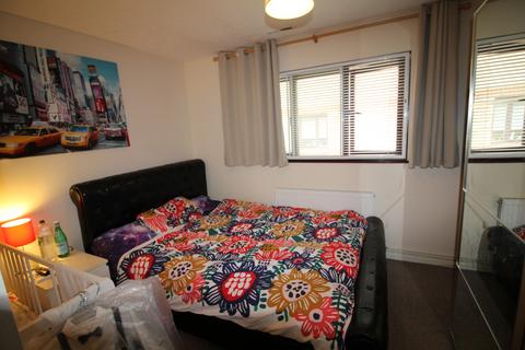 15 Rawsthorne Close, London, E16 2JR