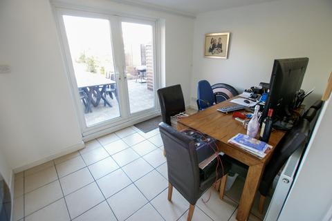 67 Mitchell Avenue, Hartley Wintney, Hook, RG27 8HG