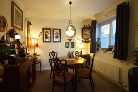 10 Midholm, Cherry Willingham, Lincoln, LN3 4DA