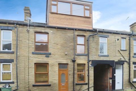 2 bedroom terraced house to rent, Gillroyd Parade, Morley, LS27