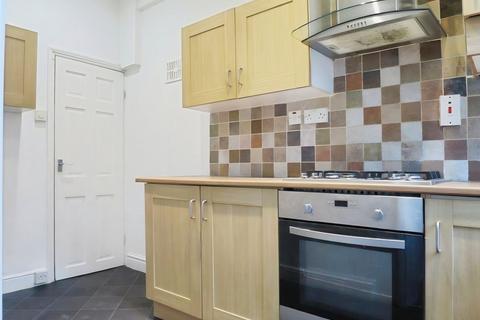 2 bedroom terraced house to rent, Gillroyd Parade, Morley, LS27