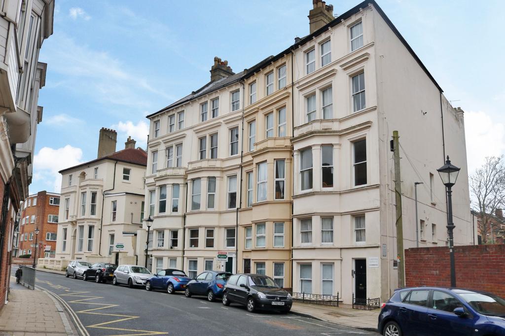 Kent Road, Southsea 2 bed flat for sale £199,950