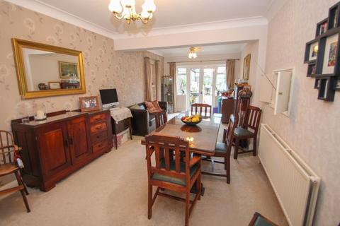 49 Manor Drive, Hinchley Wood, Esher, KT10 0AZ