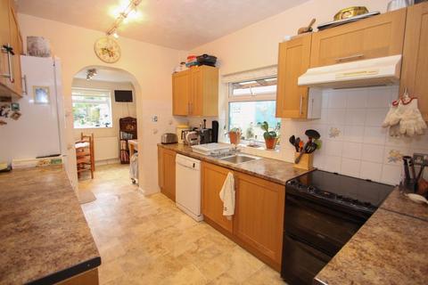 49 Manor Drive, Hinchley Wood, Esher, KT10 0AZ