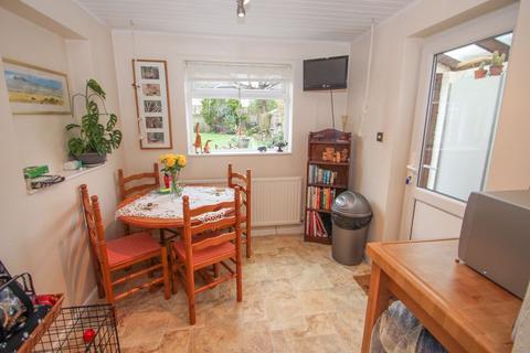 49 Manor Drive, Hinchley Wood, Esher, KT10 0AZ