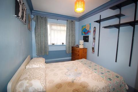 4, Addison Court, 132 Addison Road, Caterham, CR3 5LY