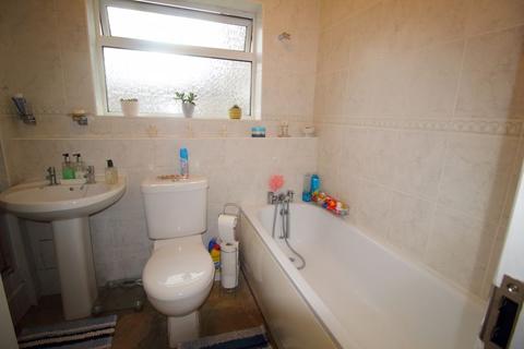 4, Addison Court, 132 Addison Road, Caterham, CR3 5LY