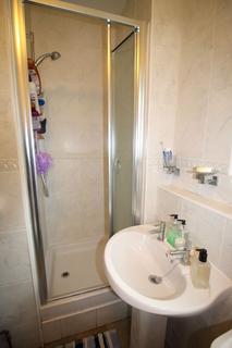 4, Addison Court, 132 Addison Road, Caterham, CR3 5LY