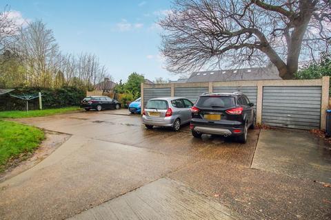 4, Addison Court, 132 Addison Road, Caterham, CR3 5LY