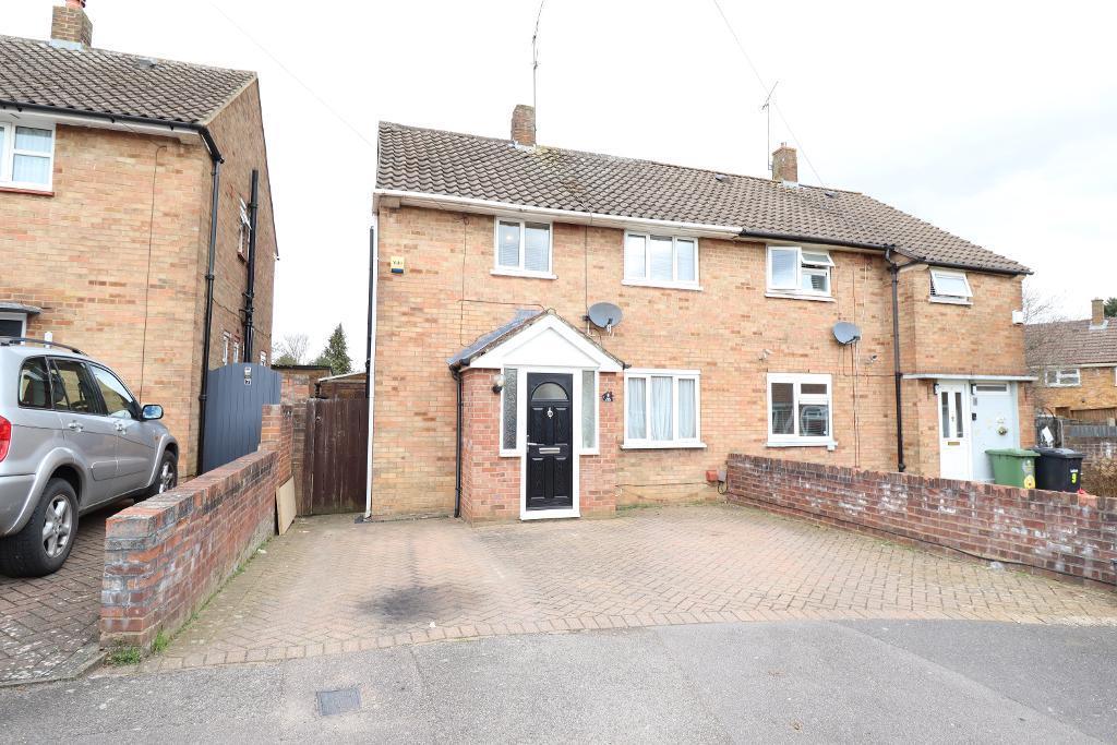 Long Close, Stopsley, Luton... 3 bed semidetached house £295,000
