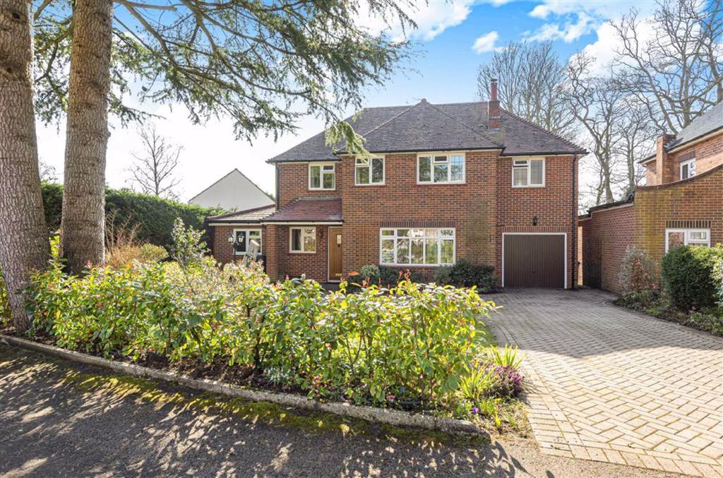 Randall Road, Hiltingbury, Chandlers Ford, Hampshire 4 bed detached