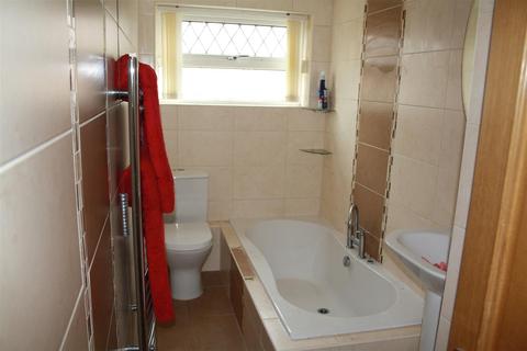 2 Cae Blodau, Kinmel Bay, Rhyl, LL18 5LX