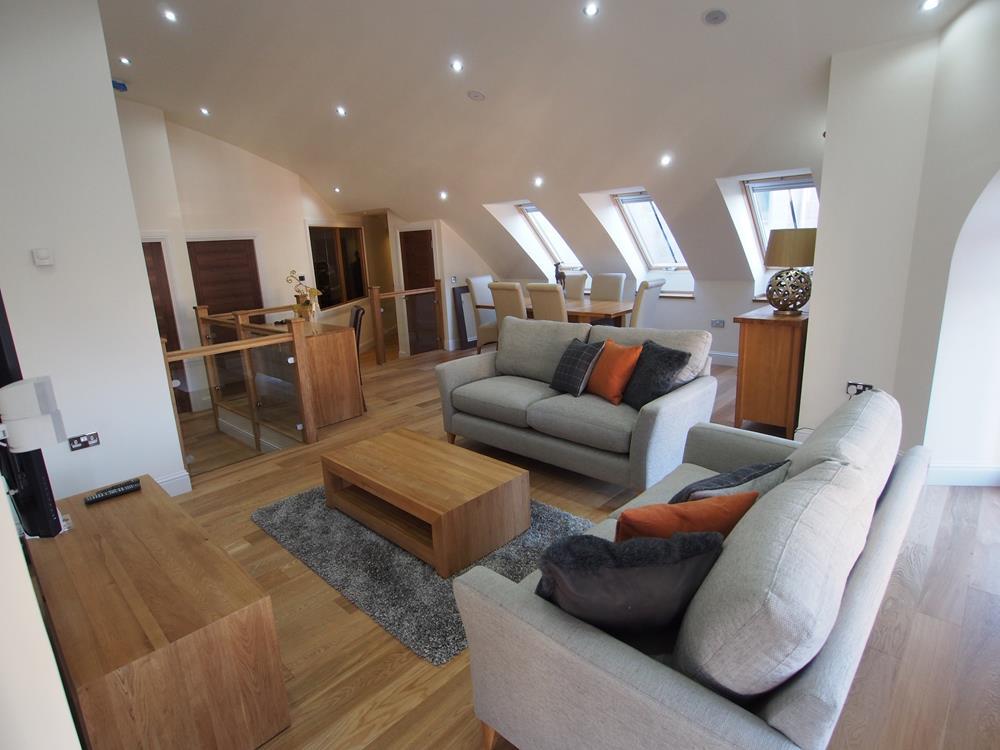 Living dining overview