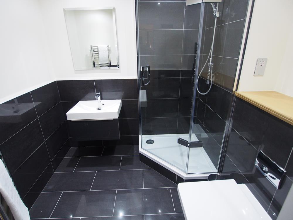 Shower room 1
