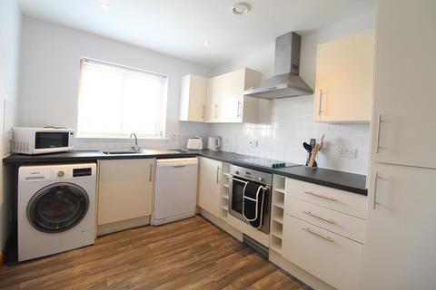 3 bedroom flat to rent, John Street, First Floor, AB21