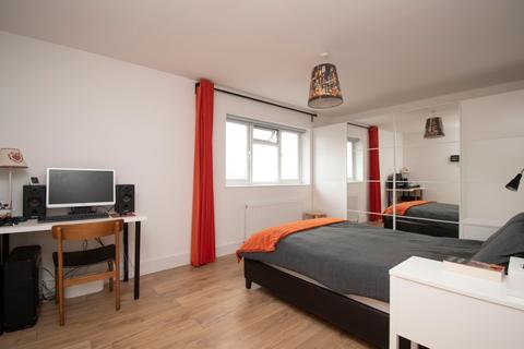 86 Briardale, Stevenage, SG1 1TR