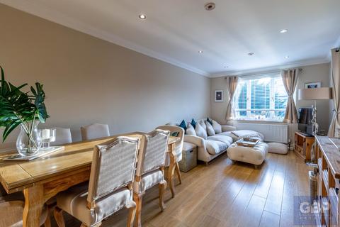 Flat 6, Chartwell Place Junction Road, Romford, RM1 3BF