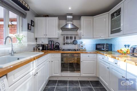 Flat 6, Chartwell Place Junction Road, Romford, RM1 3BF