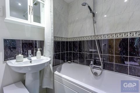 Flat 6, Chartwell Place Junction Road, Romford, RM1 3BF