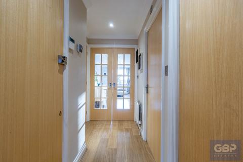 Flat 6, Chartwell Place Junction Road, Romford, RM1 3BF