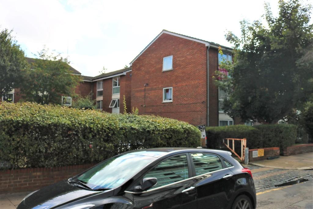 Carnarvon Road, London 1 bed flat £249,995