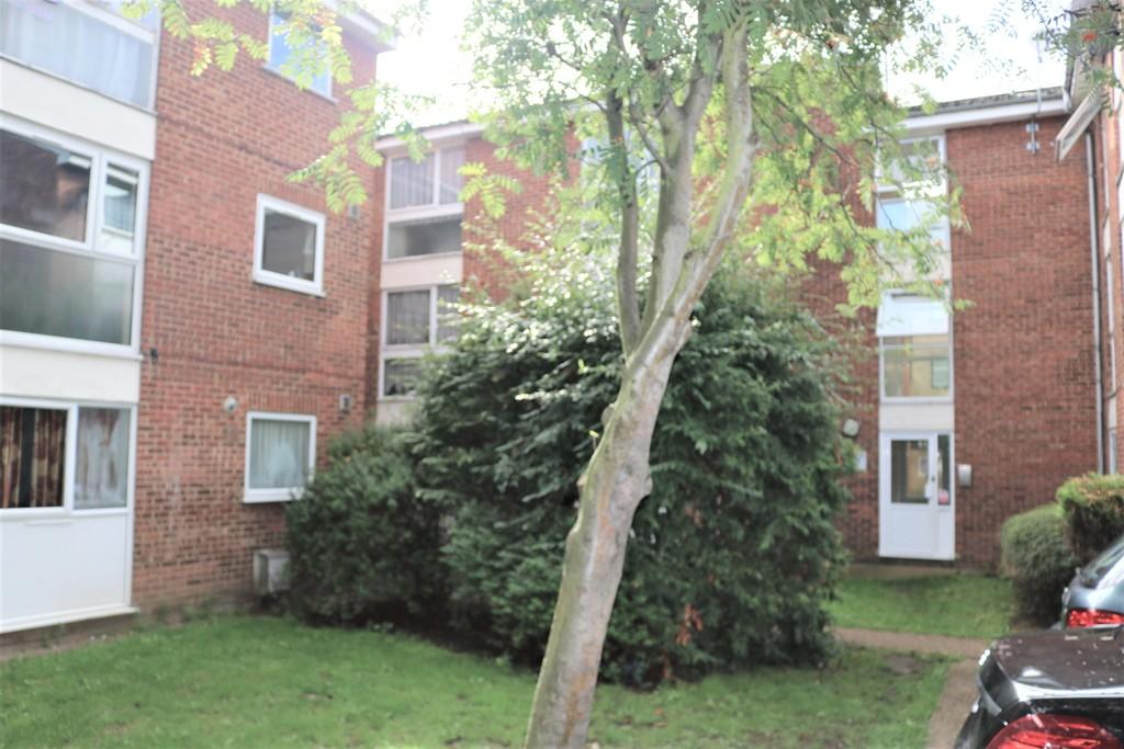 Carnarvon Road, London 1 bed flat £249,995