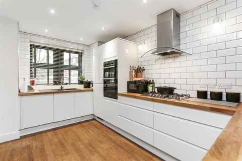 78a Coniston Road, Croydon, CR0 6LN