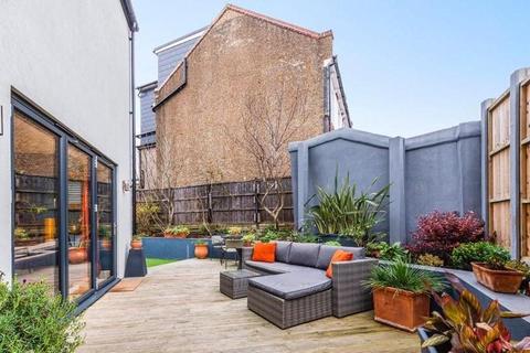 78a Coniston Road, Croydon, CR0 6LN