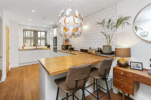 78a Coniston Road, Croydon, CR0 6LN