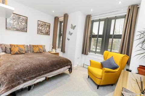 78a Coniston Road, Croydon, CR0 6LN