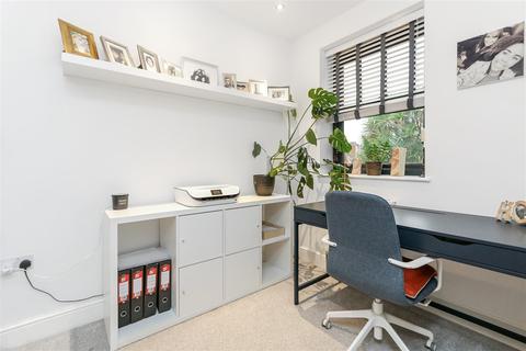 78a Coniston Road, Croydon, CR0 6LN