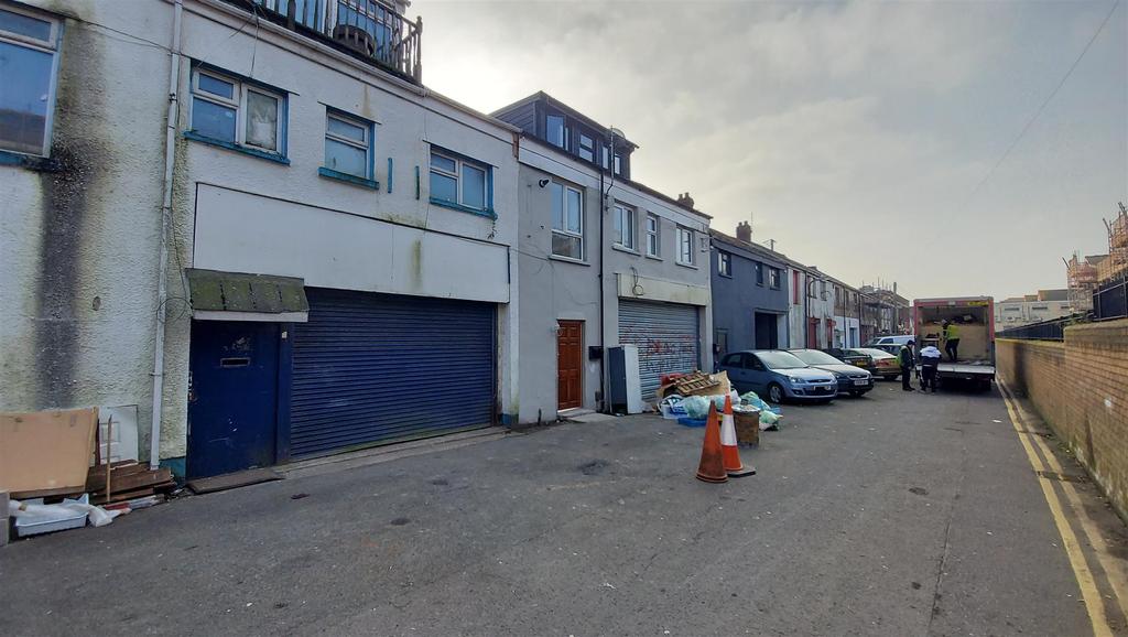 Tudor Lane, Riverside, Cardiff 2 bed apartment £750 pcm (£173 pw)