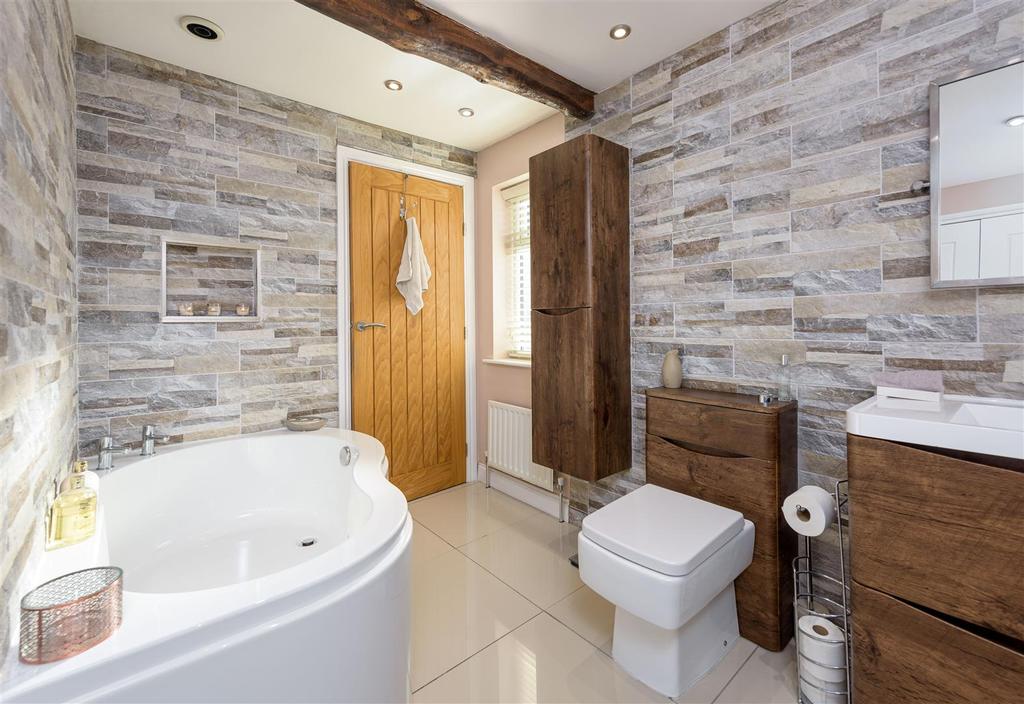 En suite bathroom