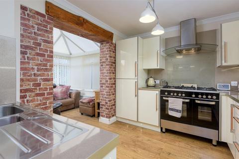 7 Lime Grove, Caythorpe, Grantham, NG32 3DH