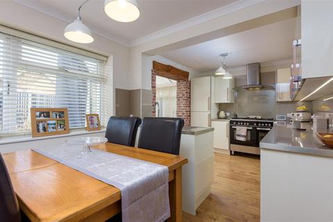 7 Lime Grove, Caythorpe, Grantham, NG32 3DH