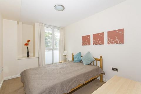 2 bedroom apartment to rent, St Rule Street, Nine Elms, London SW8