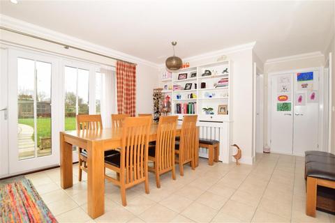 6 Hart Lane, Meopham, Gravesend, DA13 0DS