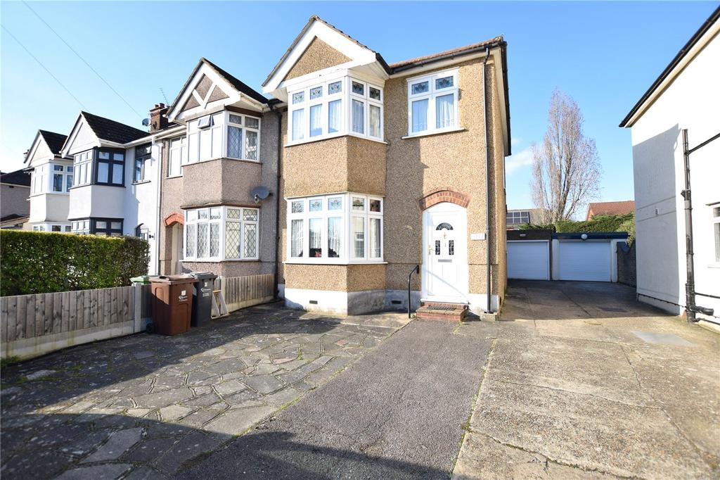 Valentines Way, Rush Green, RM7 3 bed end of terrace house £400,000