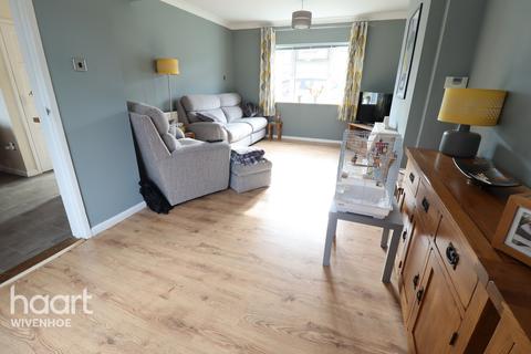 14 Bellfield Avenue, Brightlingsea, Colchester, CO7 0NT