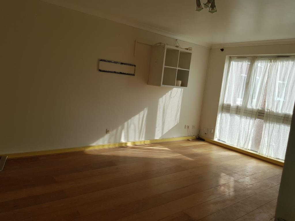 Archery Close, Harrow HA3 2 bed apartment £1,200 pcm (£277 pw)